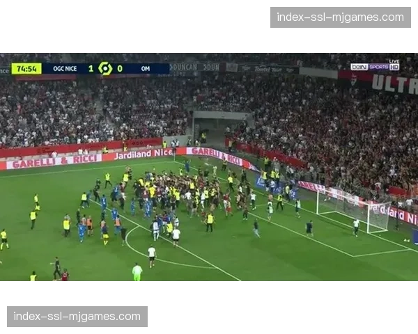 马赛vs尼斯半场战报：双方1-1战平，保利尼奥与拉波尔德各入一球